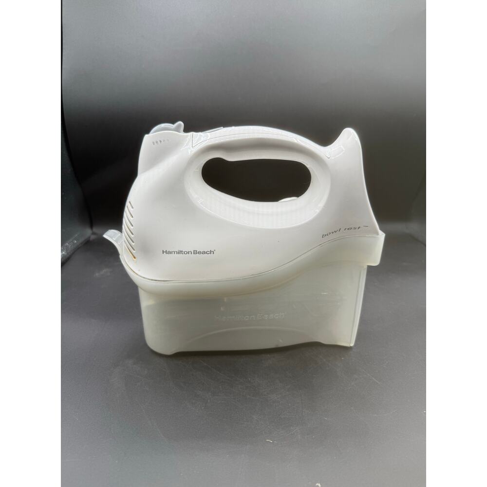 Hamilton Beach 6-Speed Hand Mixer with Snap-On Case M/N 62669 (Used)